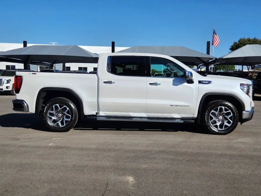 2023 GMC Sierra 1500 SLT | Photo 1 of 31