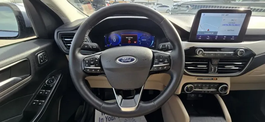 2022 Ford Escape | Photo 16 of 30