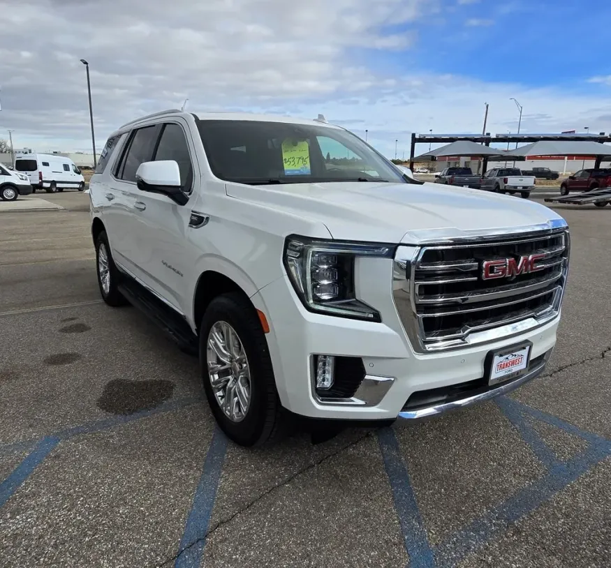 2021 GMC Yukon | Photo 3 of 36