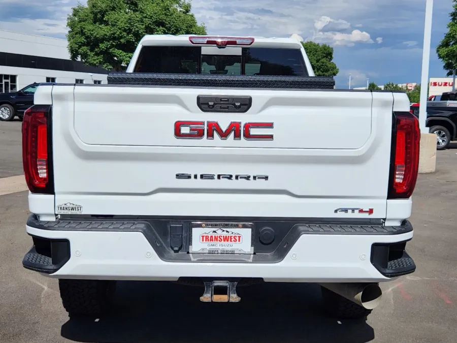 2022 GMC Sierra 3500HD AT4 | Photo 11 of 29