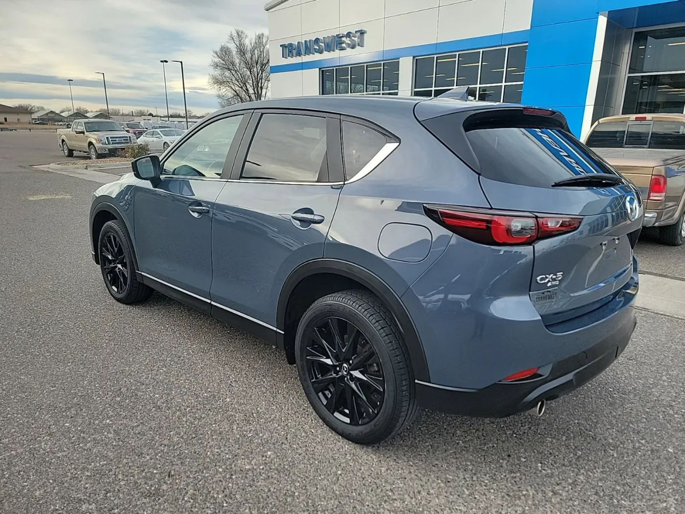 2022 Mazda CX-5 2.5 S Carbon Edition | Photo 2 of 17