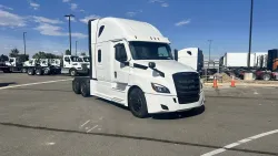 2025 Freightliner Cascadia 126 | Thumbnail Photo 3 of 21