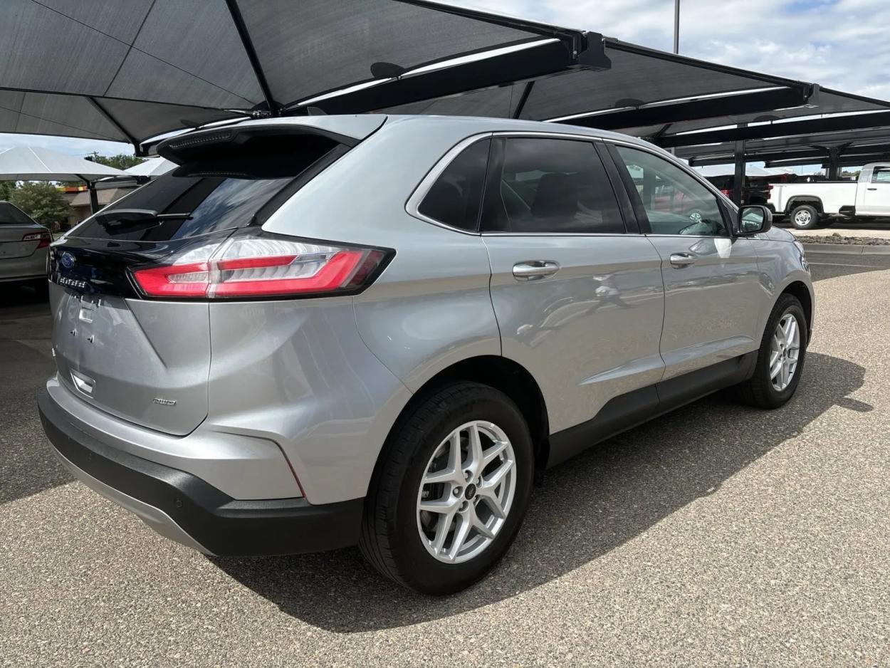 2023 Ford Edge SEL | Photo 4 of 23