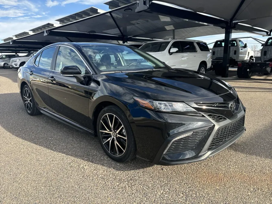 2022 Toyota Camry | Photo 6 of 19