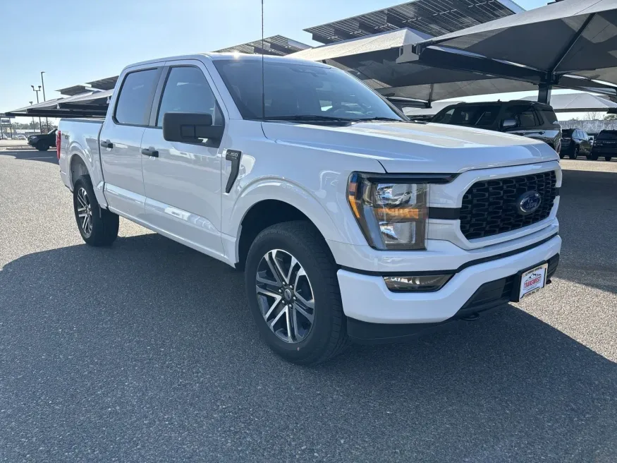 2023 Ford F-150 XL | Photo 6 of 18