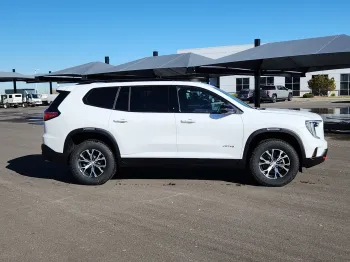 2025 GMC Acadia AWD AT4