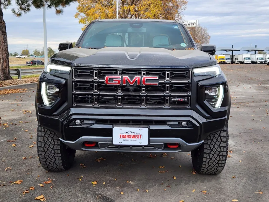 2024 GMC Canyon 4WD AT4X | Photo 4 of 30