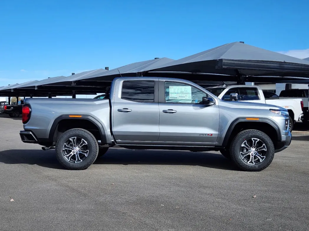 2024 GMC Canyon 4WD AT4 