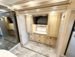 2016 Newmar Dutch Star 3736 | Thumbnail Photo 16 of 28