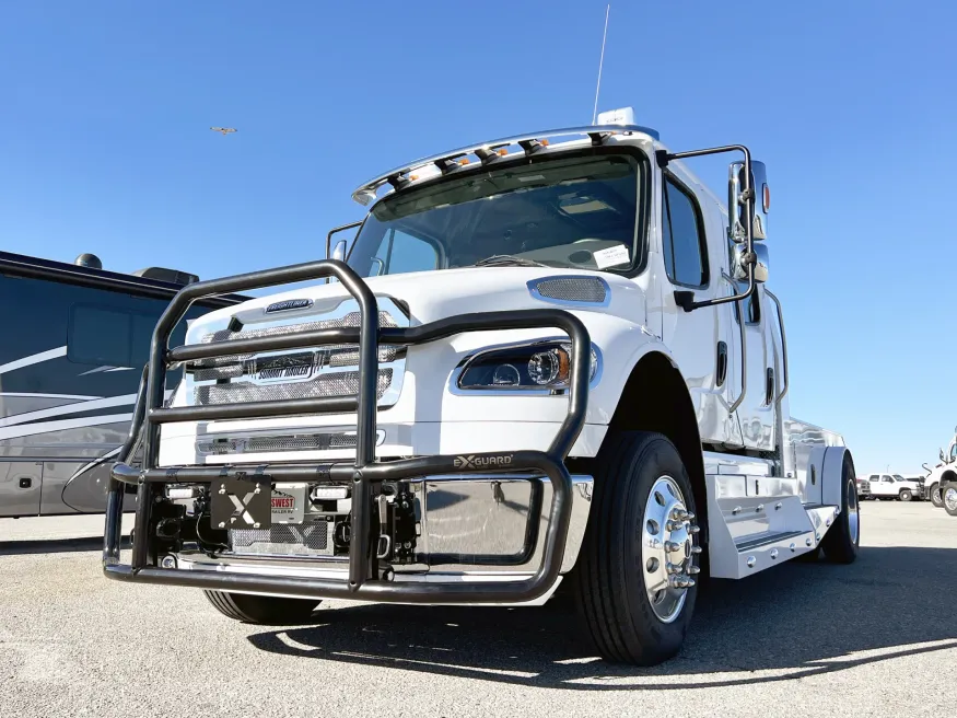 2023 Freightliner M2 106 Summit Hauler | Photo 27 of 28