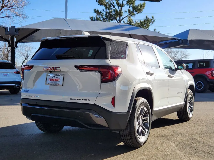 2025 GMC Terrain AWD Elevation | Photo 2 of 28