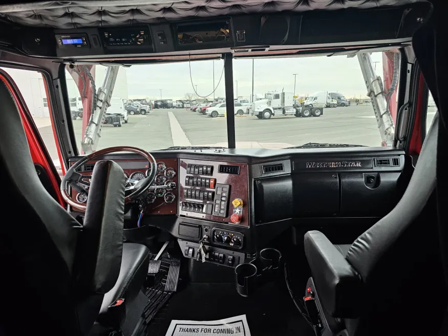 2020 Western Star 4900FA | Photo 21 of 30