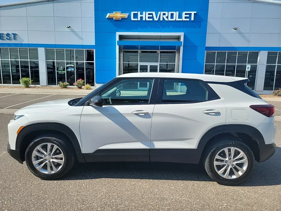 2023 Chevrolet Trailblazer LS | Photo 1 of 18