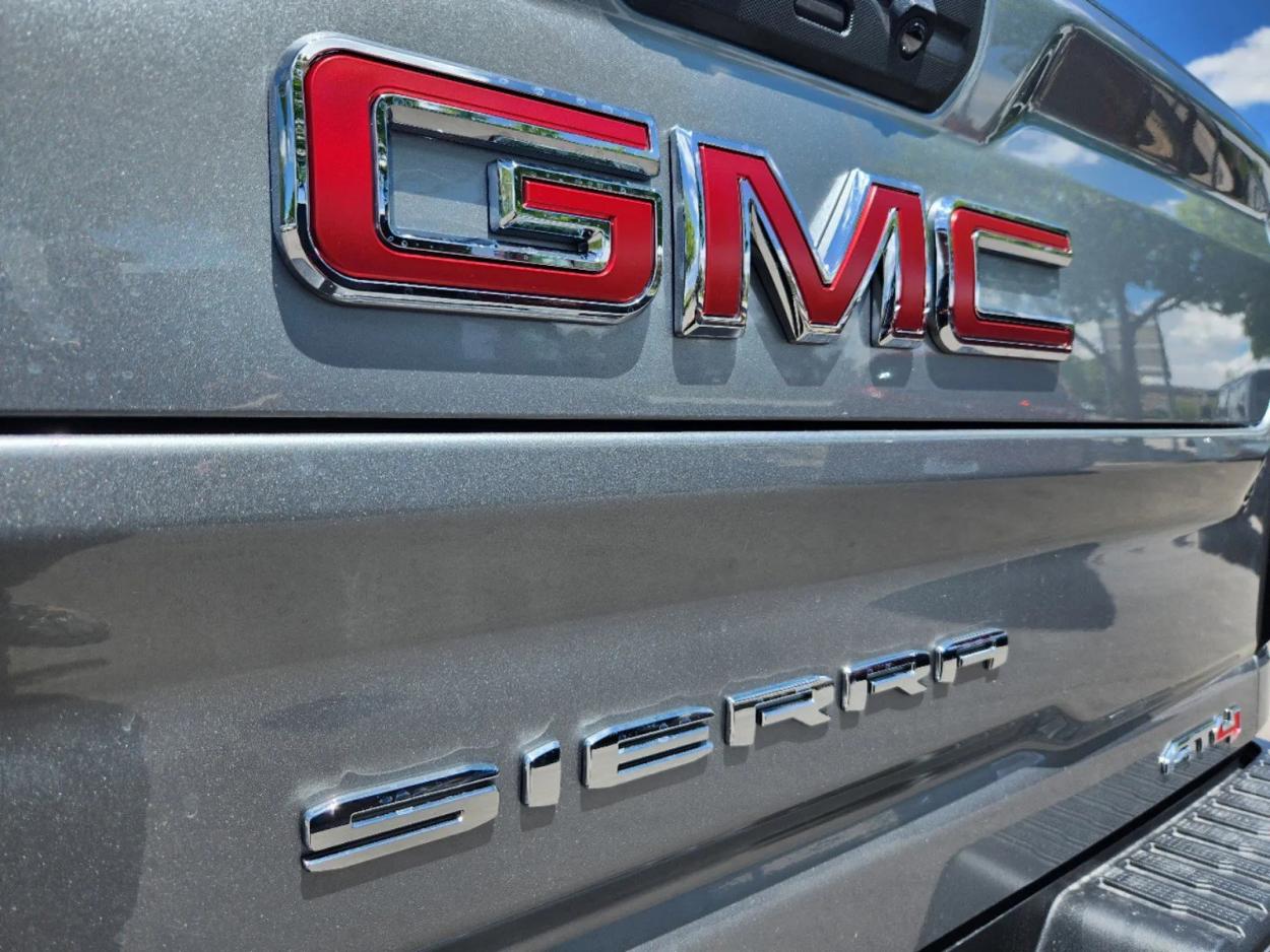 2024 GMC Sierra 3500HD AT4 | Photo 12 of 27