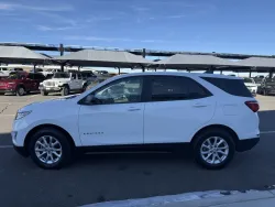 2021 Chevrolet Equinox LS | Thumbnail Photo 5 of 17