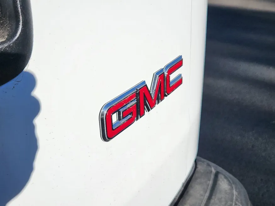 2025 GMC Savana Cargo Van | Photo 10 of 28