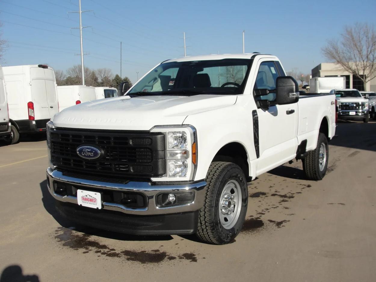2024 Ford F-350 | Photo 1 of 11