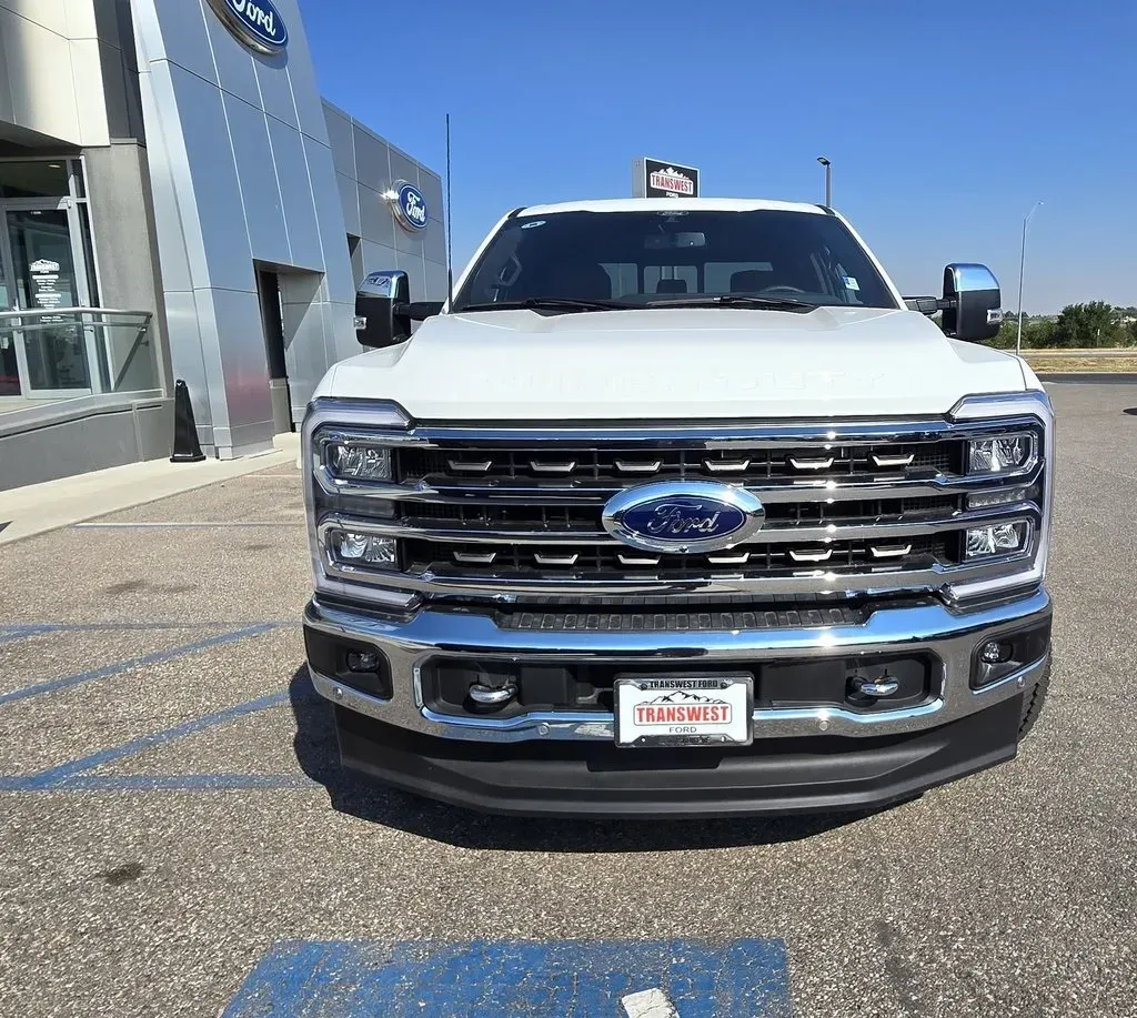 2024 Ford F-350SD | Photo 4 of 38