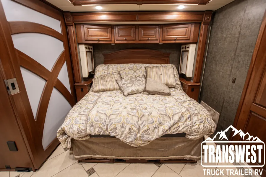 2015 Winnebago Tour 42 QD | Photo 19 of 24