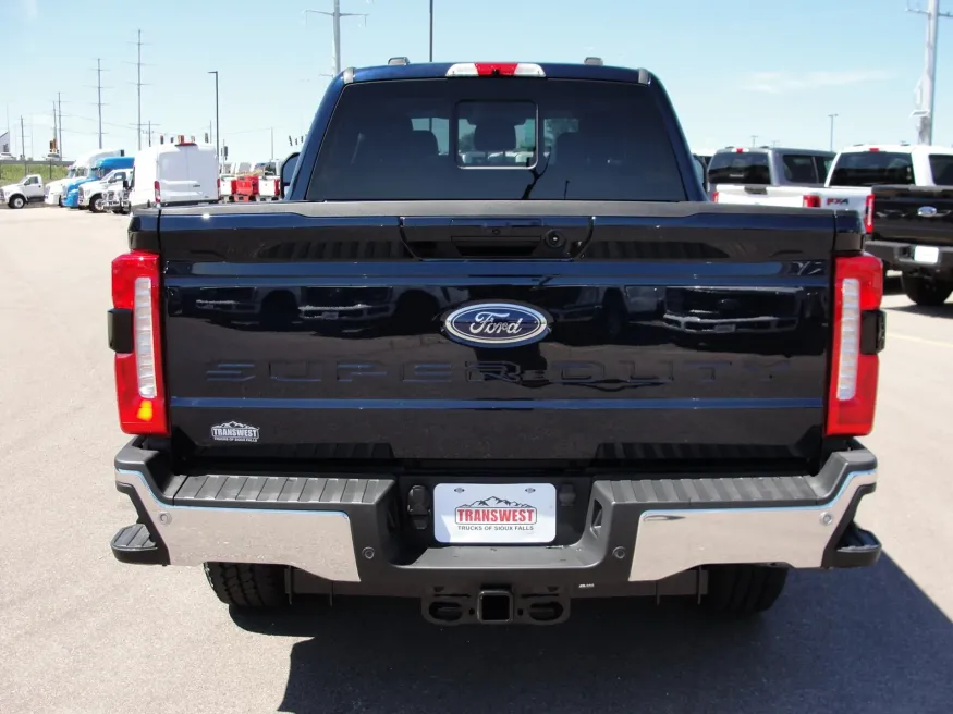 2024 Ford F-350 | Photo 4 of 21