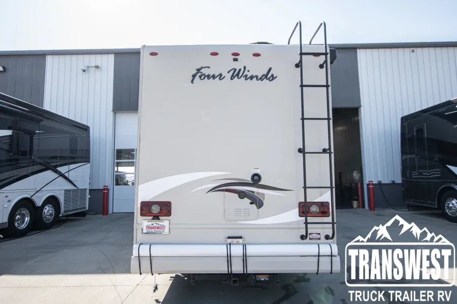 2018 Thor Four Winds 24WS | Photo 5 of 13