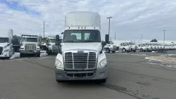 2017 Freightliner Cascadia | Thumbnail Photo 2 of 16