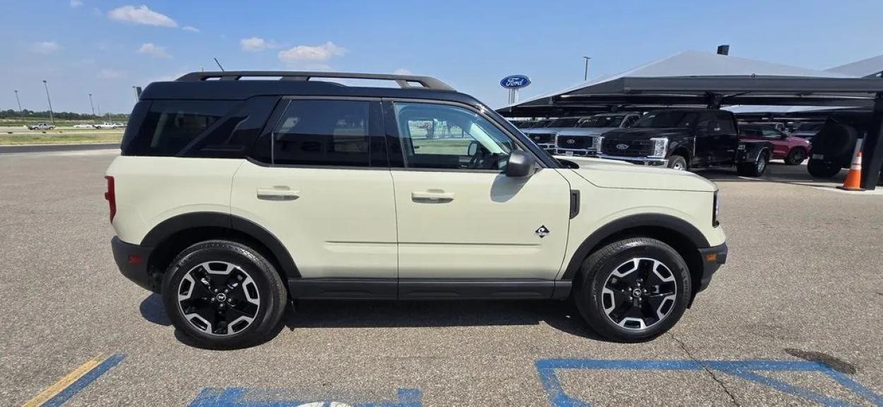 2024 Ford Bronco Sport | Photo 4 of 28