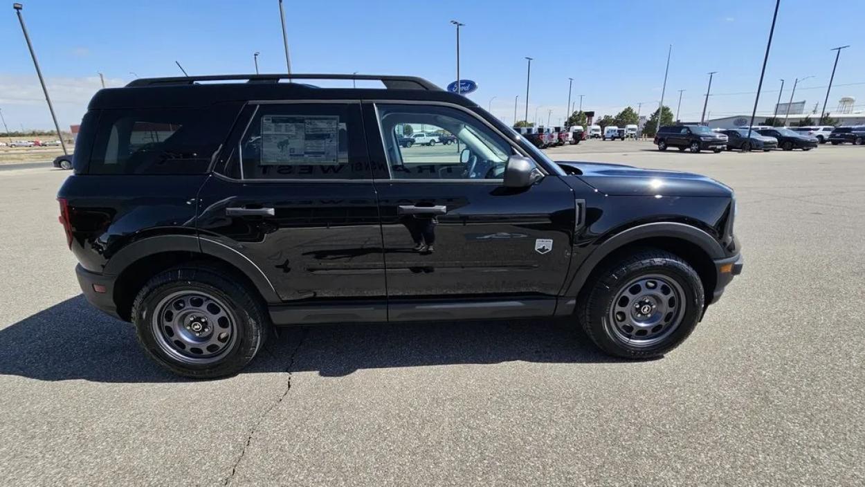 2024 Ford Bronco Sport | Photo 4 of 28