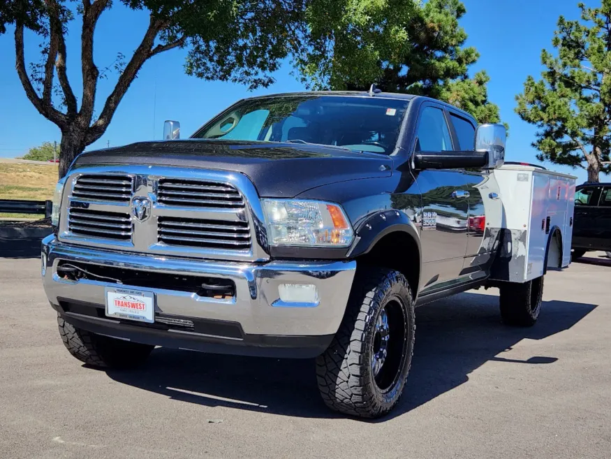 2014 RAM 3500 Big Horn | Photo 3 of 29