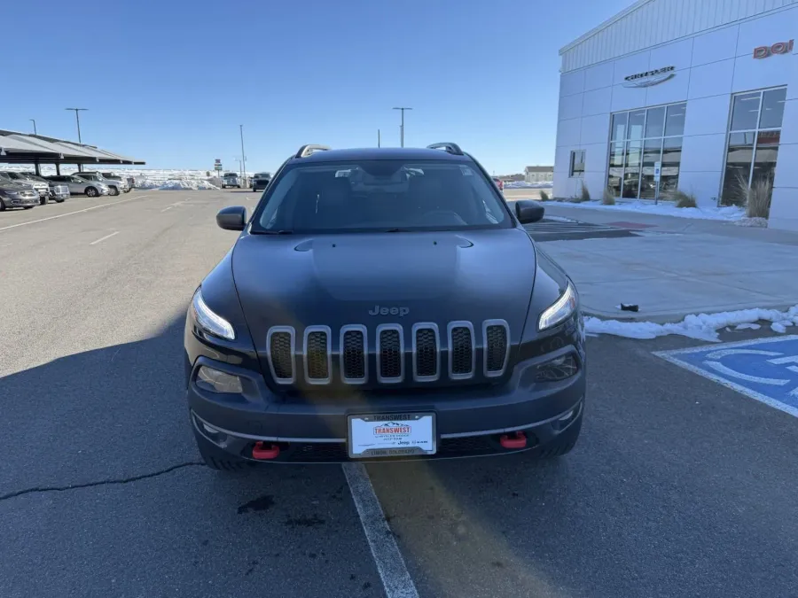 2015 Jeep Cherokee Trailhawk | Photo 2 of 14