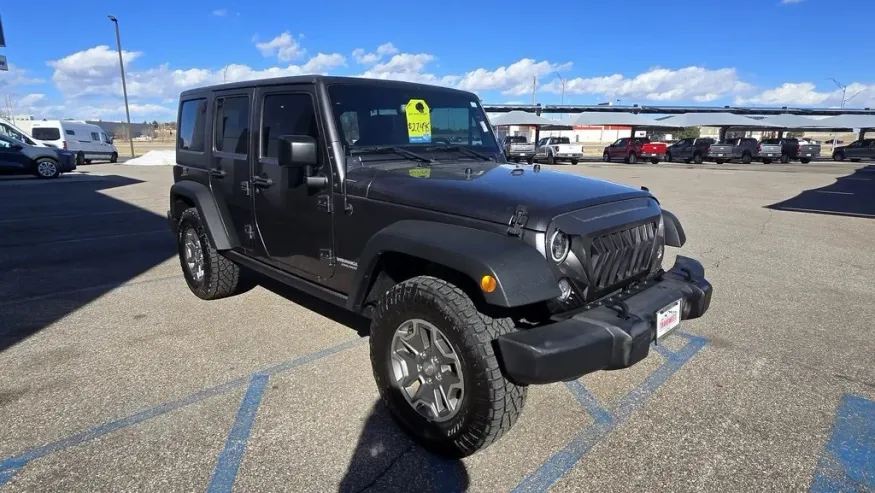 2016 Jeep Wrangler Unlimited | Photo 3 of 26