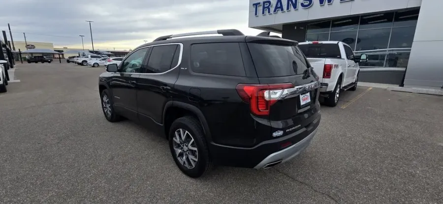 2023 GMC Acadia | Photo 6 of 29