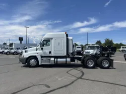 2015 Freightliner Cascadia | Thumbnail Photo 9 of 20