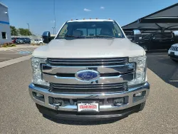 2017 Ford Super Duty F-350 SRW Lariat | Thumbnail Photo 4 of 23