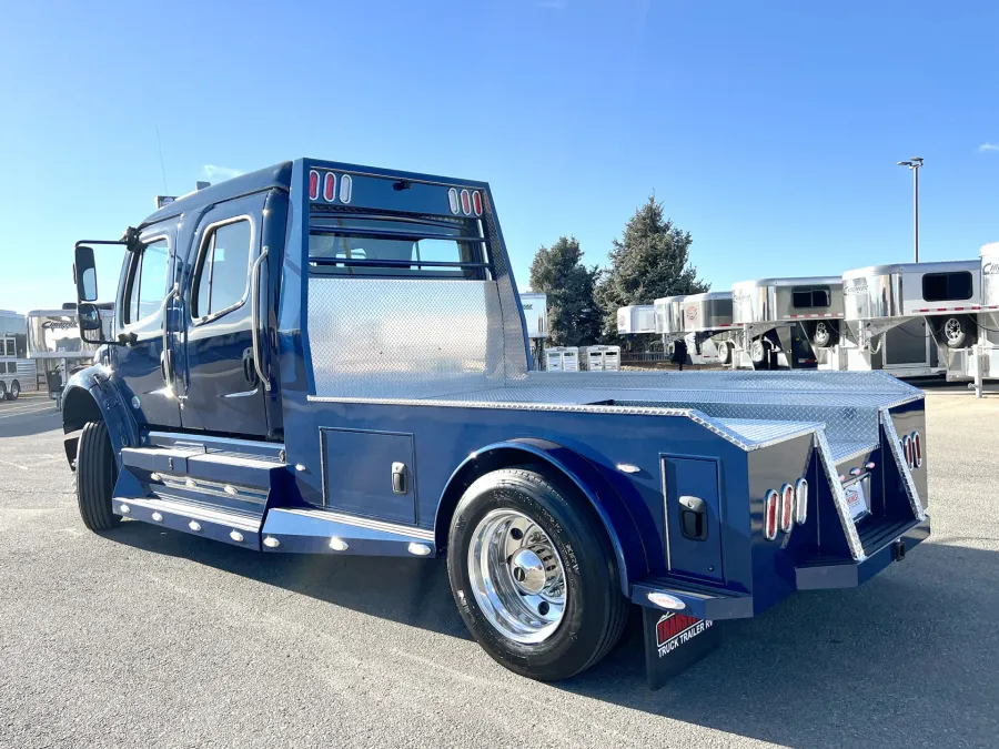 2023 Freightliner M2 106 Summit Hauler | Photo 16 of 26