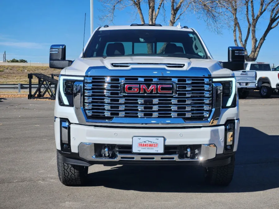 2025 GMC Sierra 2500HD Denali | Photo 3 of 25