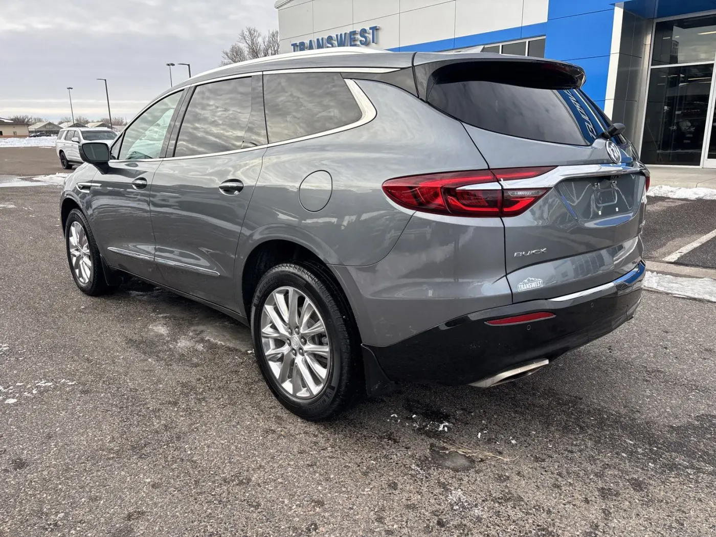 2018 Buick Enclave Premium | Photo 2 of 26