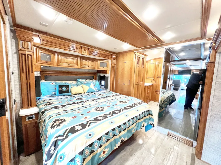 2019 Newmar Dutch Star 4363 | Photo 14 of 31