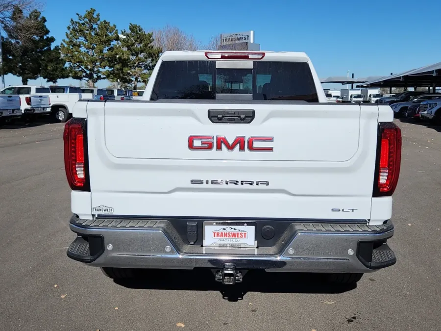 2025 GMC Sierra 1500 SLT | Photo 13 of 26