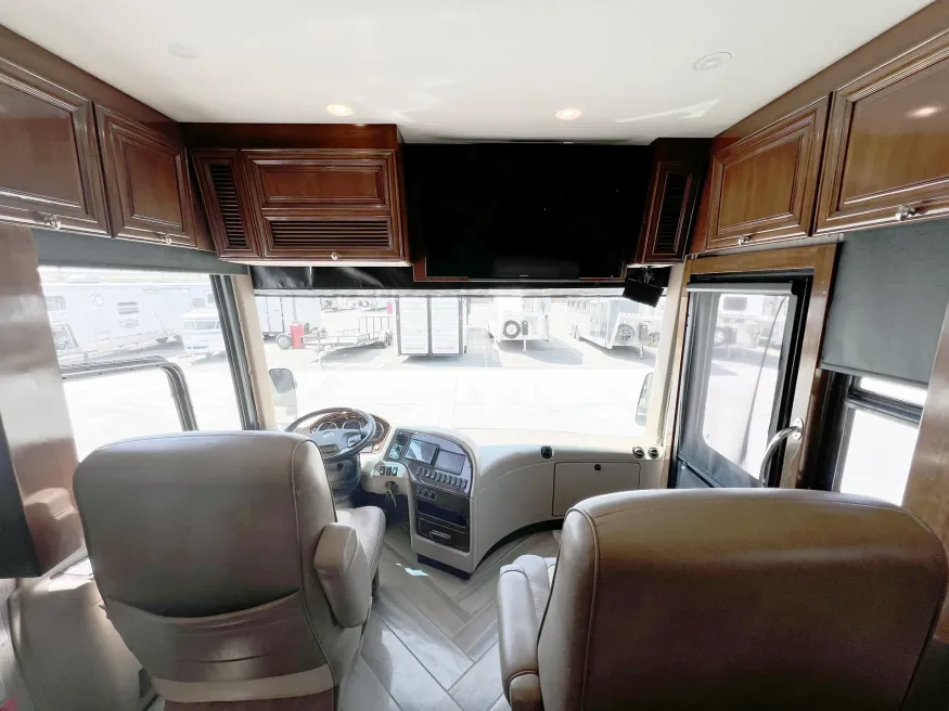 2015 Newmar Essex 4503 | Photo 6 of 29