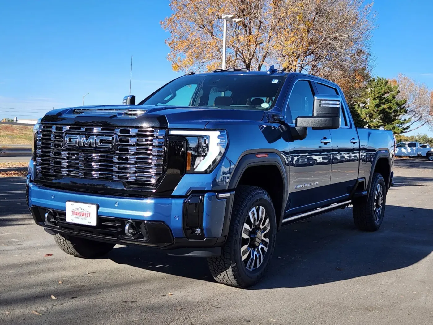 2025 GMC Sierra 2500HD Denali Ultimate | Photo 3 of 31