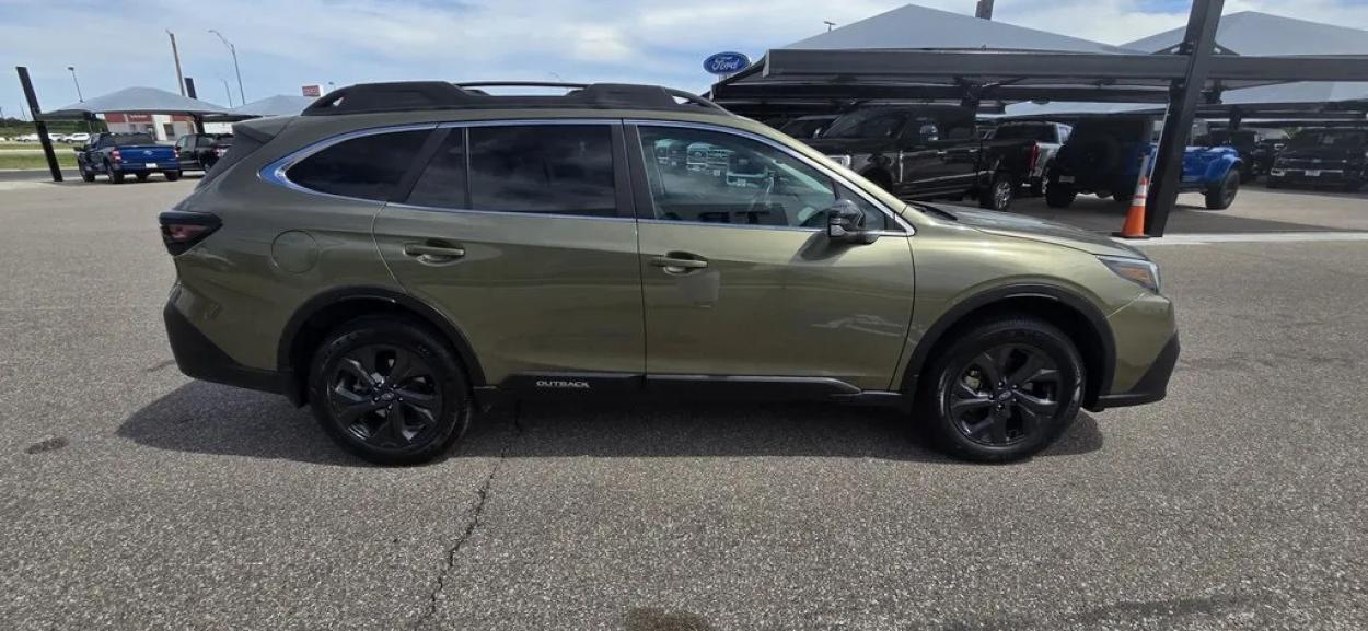 2021 Subaru Outback | Photo 4 of 31