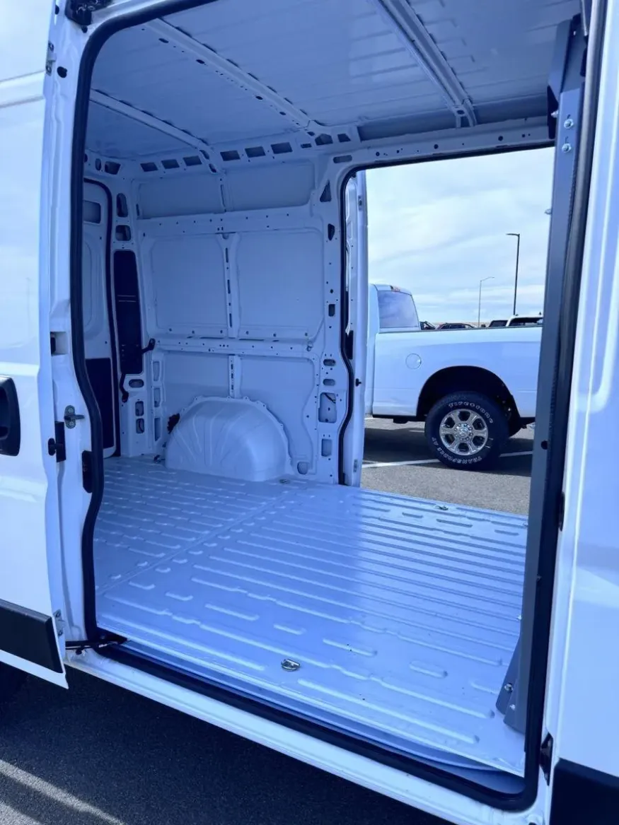 2023 RAM ProMaster Cargo Van | Photo 9 of 16