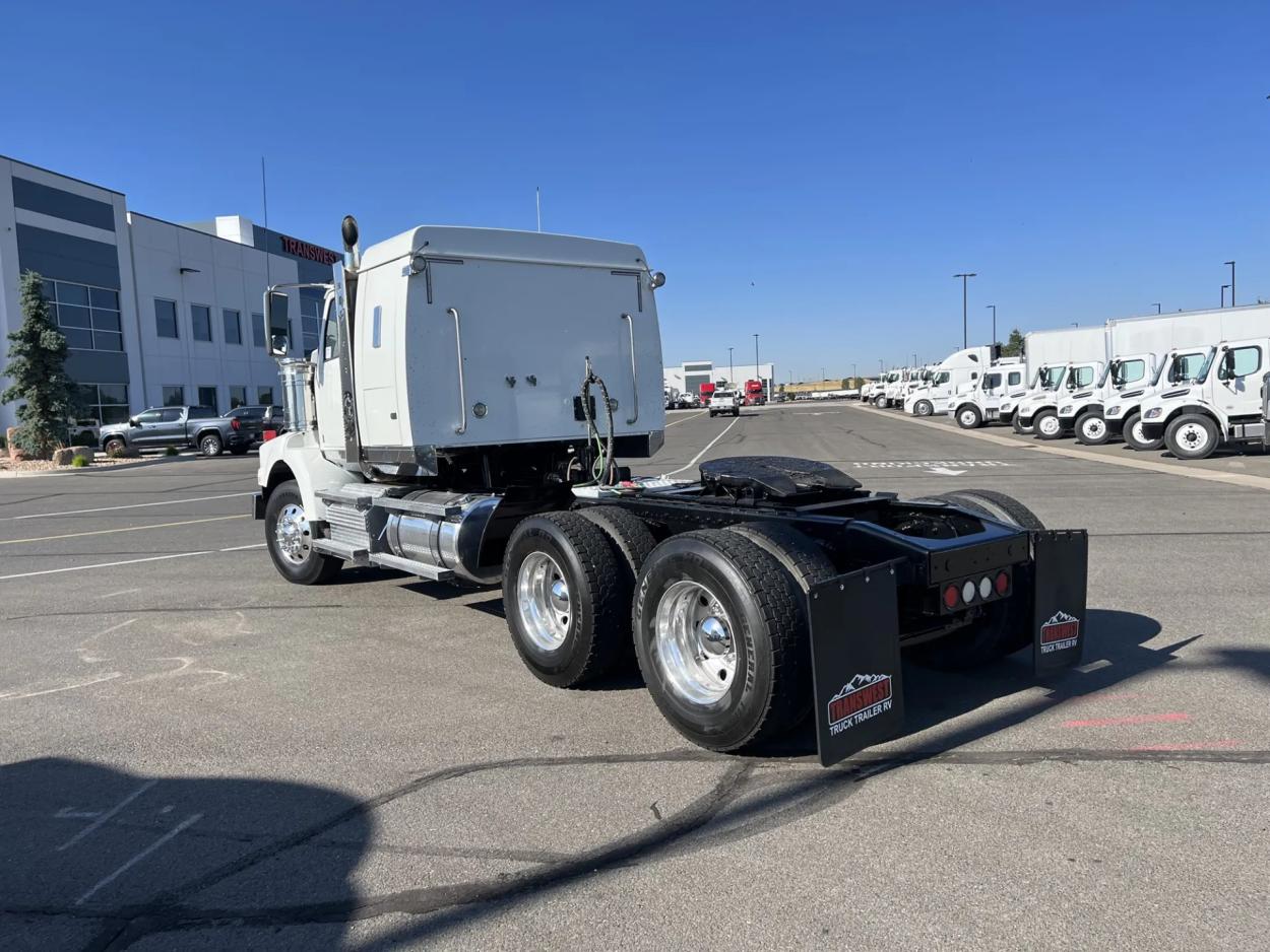 2020 Western Star 4900SA | Photo 4 of 15