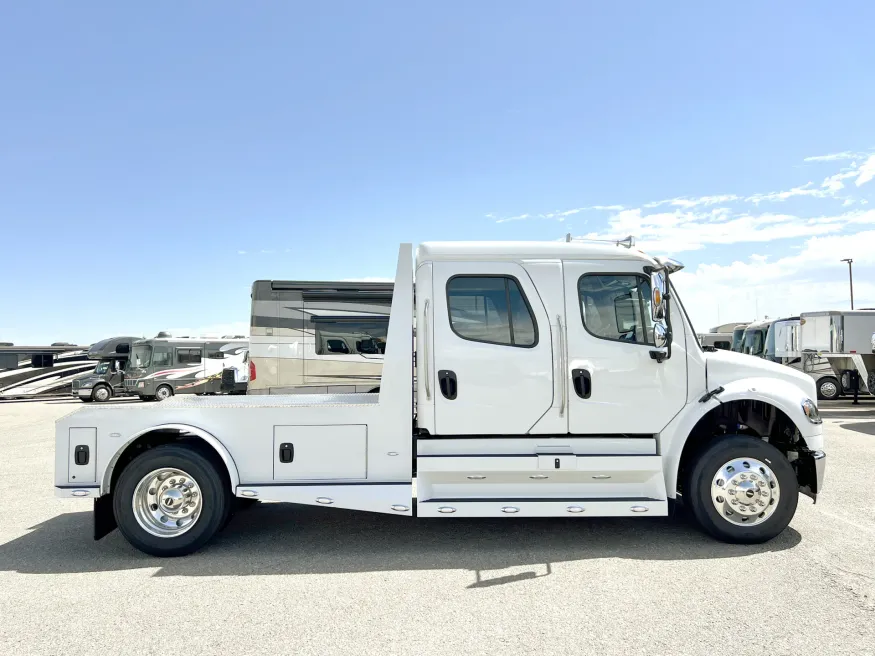 2024 Freightliner M2 106 Plus Summit Hauler | Photo 18 of 25