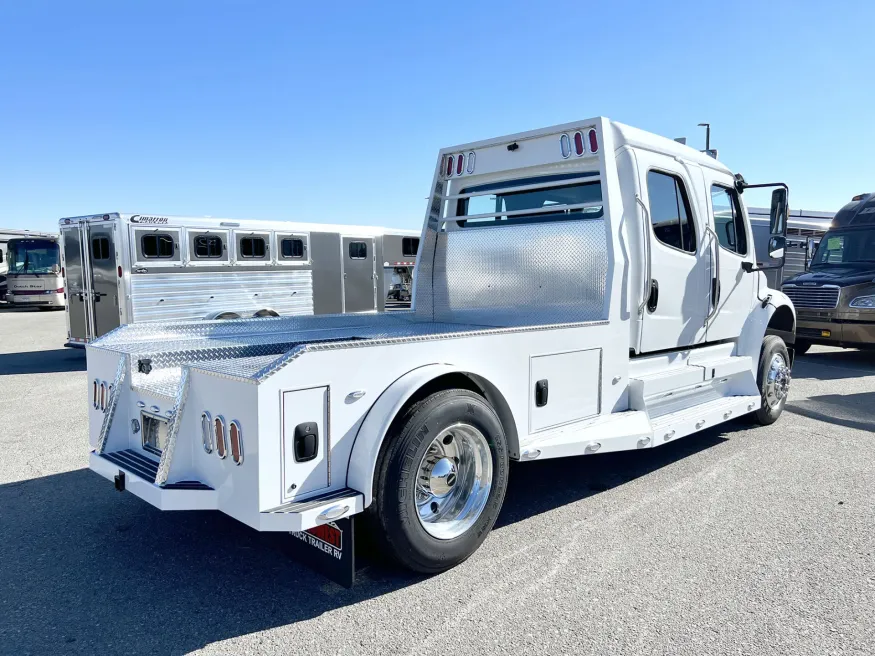 2023 Freightliner M2 106 Summit Hauler | Photo 19 of 26