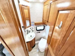 2019 Newmar Dutch Star 4363 | Thumbnail Photo 13 of 31