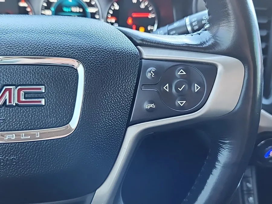 2019 GMC Acadia Denali | Photo 21 of 29