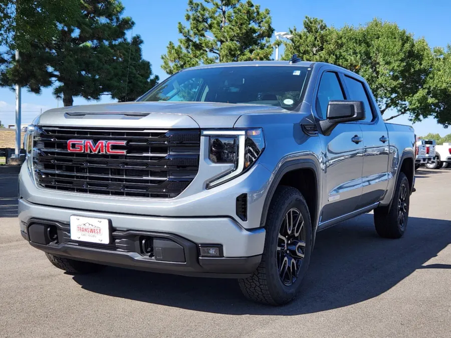 2025 GMC Sierra 1500 Elevation | Photo 3 of 29