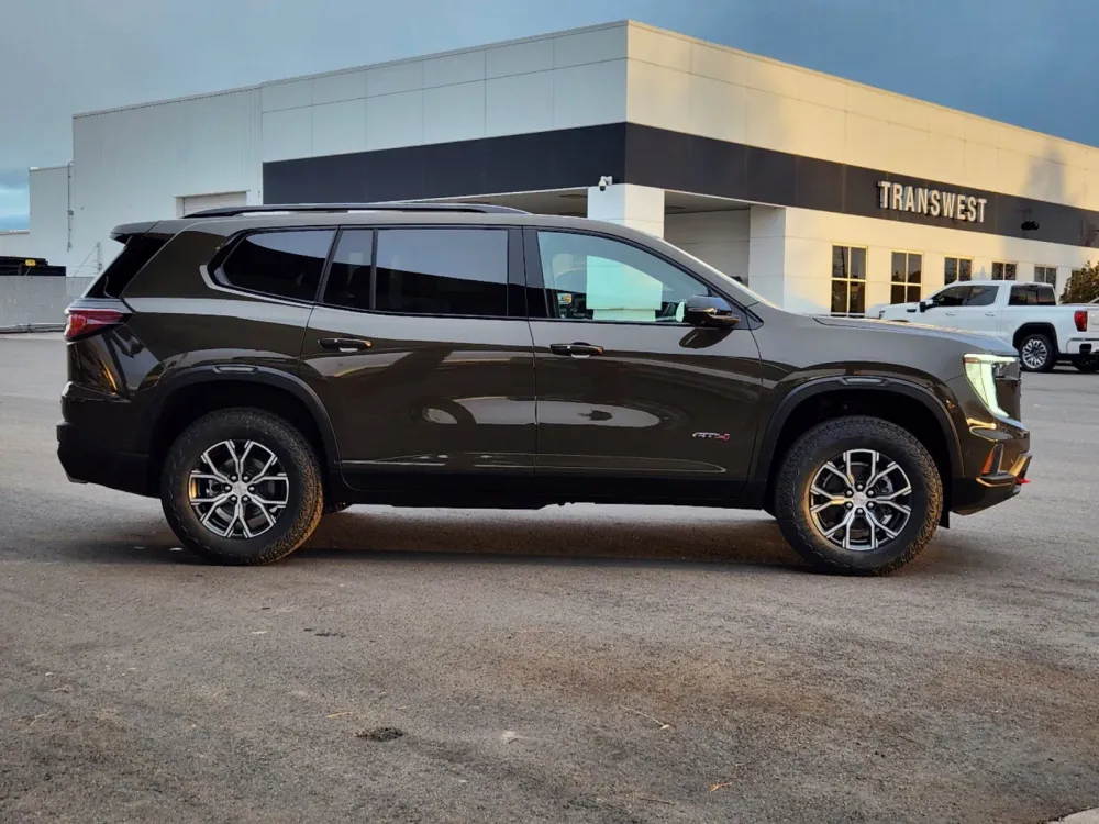 2025 GMC Acadia AWD AT4